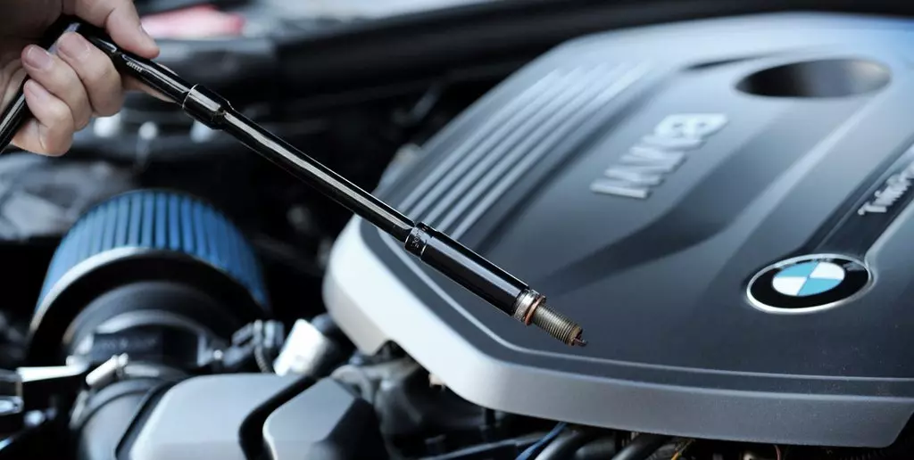 Замена свечей в двигателях БМВ