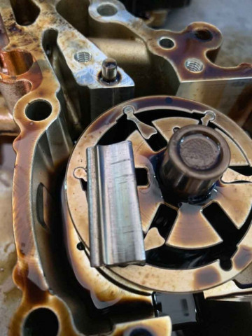 Замена цепи ГРМ и масляного насоса на F10 520i Замена цепи ГРМ и масляного насоса на F10 520i