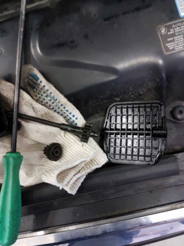 Ремонт DISA - замена заслонки на БМВ Е60 Ремонт DISA - замена заслонки на БМВ Е60