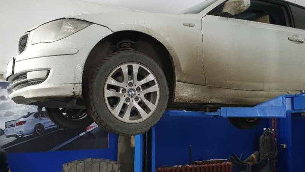 BMW Е81 - промывка гидроблока и адаптация АКПП GM6L45