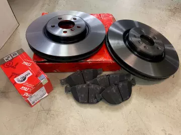 Замена передних тормозных дисков с колодками BMW X6 F16 Замена передних тормозных дисков с колодками BMW X6 F16