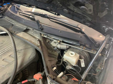 Замена тормозной жидкости на X6 Замена тормозной жидкости на X6