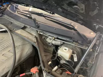 Замена тормозной жидкости на X6 Замена тормозной жидкости на X6