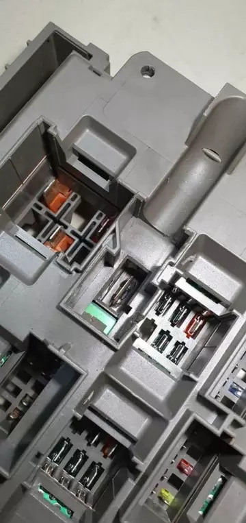 Ремонт плюсового провода (клеммы) BMW Ремонт плюсового провода (клеммы) BMW