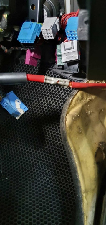 Ремонт плюсового провода (клеммы) BMW Ремонт плюсового провода (клеммы) BMW