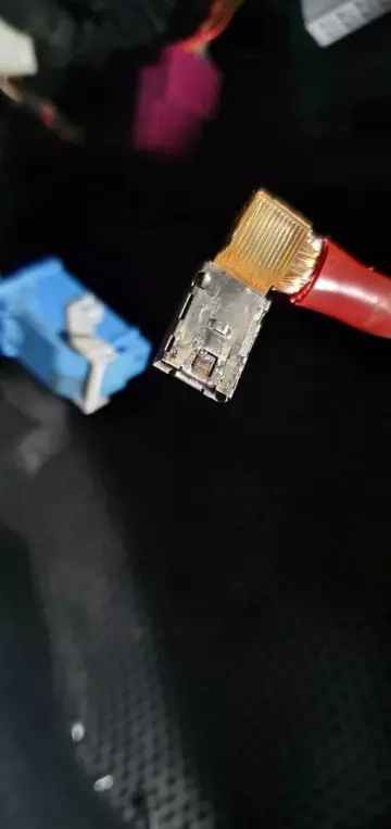 Ремонт плюсового провода (клеммы) BMW Ремонт плюсового провода (клеммы) BMW