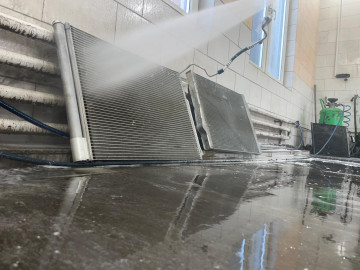 Мойка радиаторов BMW — защита от перегрева двигателя и плохой работы кондиционера Мойка радиаторов BMW — защита от перегрева двигателя и плохой работы кондиционера