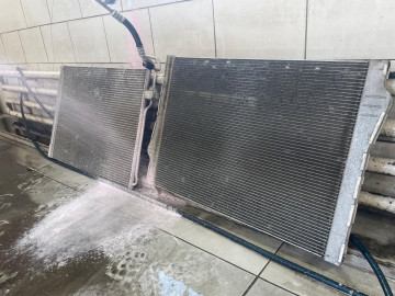 Мойка радиаторов BMW — защита от перегрева двигателя и плохой работы кондиционера Мойка радиаторов BMW — защита от перегрева двигателя и плохой работы кондиционера