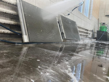 Мойка радиаторов BMW — защита от перегрева двигателя и плохой работы кондиционера Мойка радиаторов BMW — защита от перегрева двигателя и плохой работы кондиционера