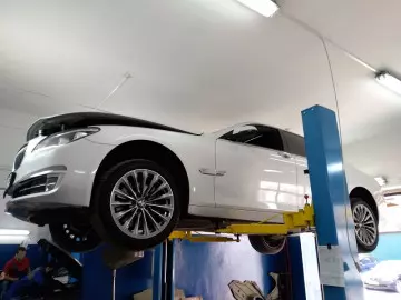 Техническое обслуживание БМВ 7 серии F02 730LD Техническое обслуживание БМВ 7 серии F02 730LD