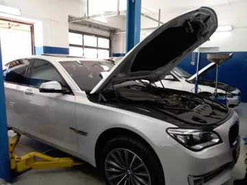 Техническое обслуживание БМВ 7 серии F02 730LD Техническое обслуживание БМВ 7 серии F02 730LD